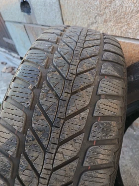 Гуми Зимни 195/60R16, снимка 2 - Гуми и джанти - 52934776