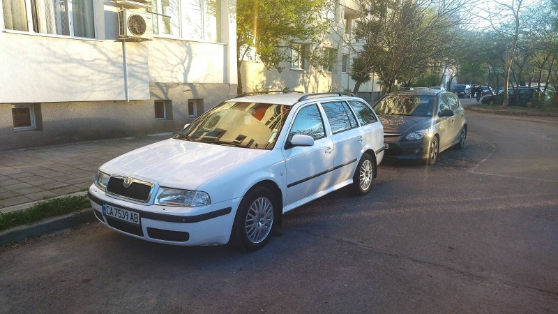 Skoda Octavia Tour, снимка 1 - Автомобили и джипове - 46206867