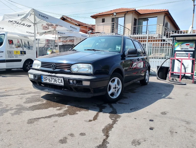 VW Golf 1.8, снимка 1 - Автомобили и джипове - 47382016