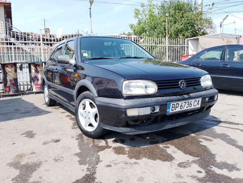 VW Golf 1.8, снимка 2 - Автомобили и джипове - 47382016