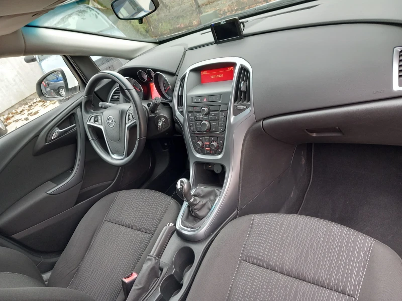 Opel Astra 1.6CDTI Facelift камера, снимка 12 - Автомобили и джипове - 47960755