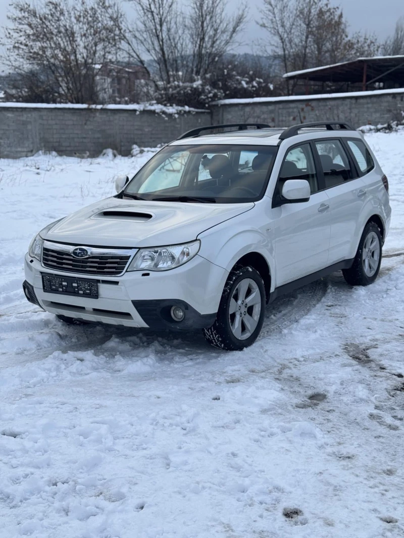 Subaru Forester 2.0, 4x4, ПОДГРЕВ, ПАНОРАМА, снимка 2 - Автомобили и джипове - 48706048