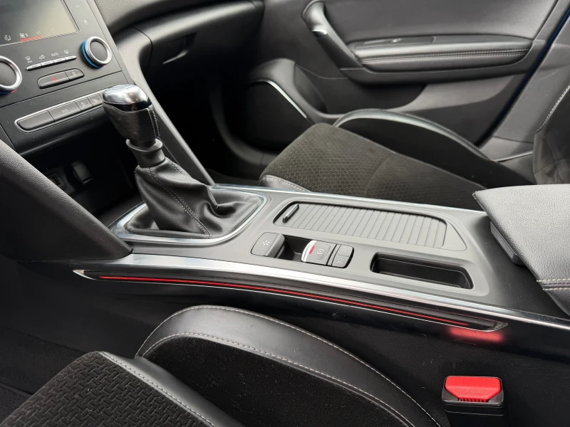 Renault Megane Gt-Line Keyless PureLed, снимка 12 - Автомобили и джипове - 53395890