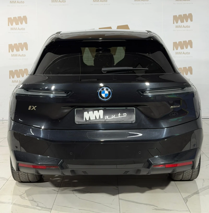 BMW iX 40 xDrive* SkyLounge* H/K* SoftClose, снимка 5 - Автомобили и джипове - 53538247