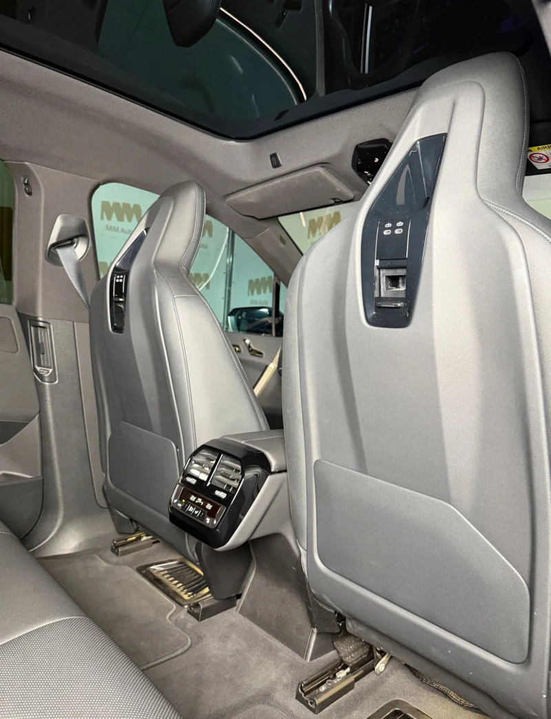 BMW iX 40 xDrive* SkyLounge* H/K* SoftClose, снимка 13 - Автомобили и джипове - 53538247