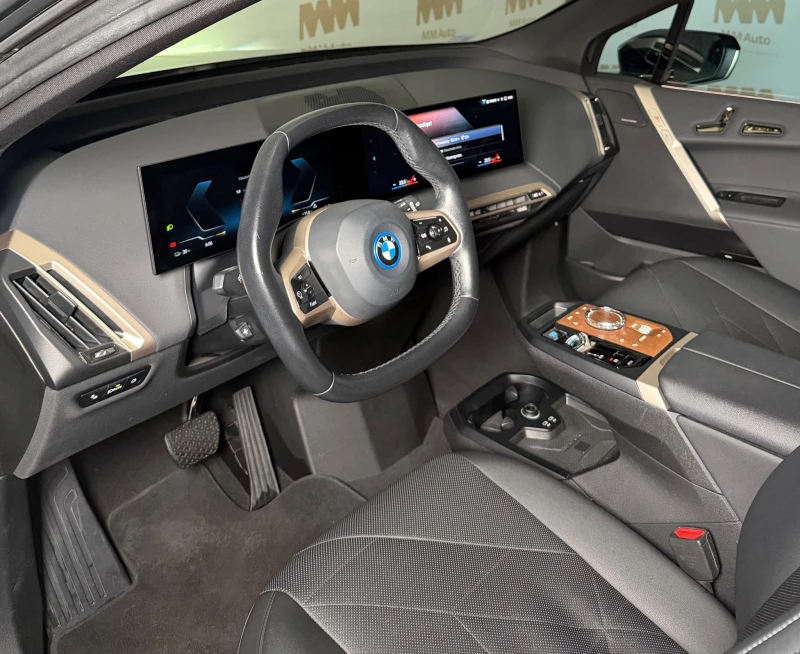 BMW iX 40 xDrive* SkyLounge* H/K* SoftClose, снимка 7 - Автомобили и джипове - 53538247