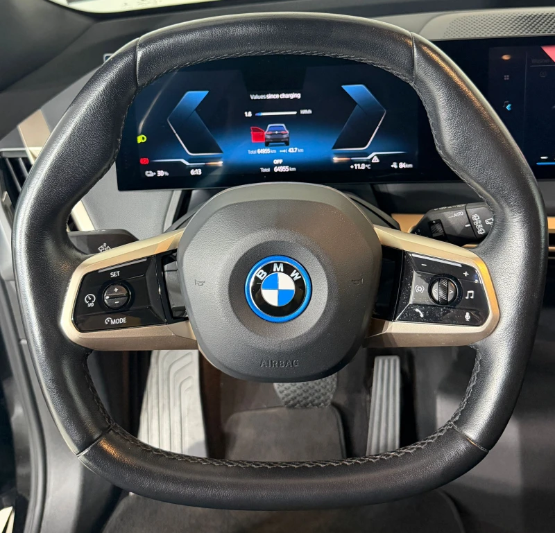 BMW iX 40 xDrive* SkyLounge* H/K* SoftClose, снимка 14 - Автомобили и джипове - 53538247