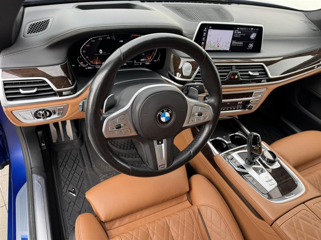 BMW 750 xDrive Sedan - изображение 5