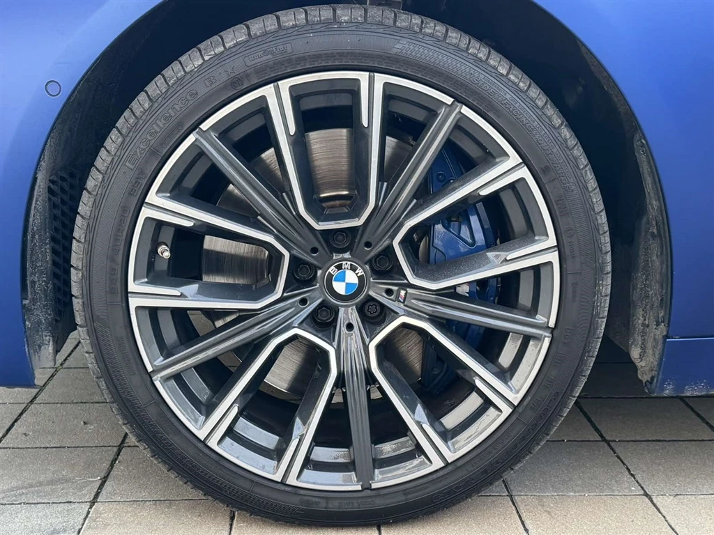 BMW 750 xDrive Sedan - изображение 4