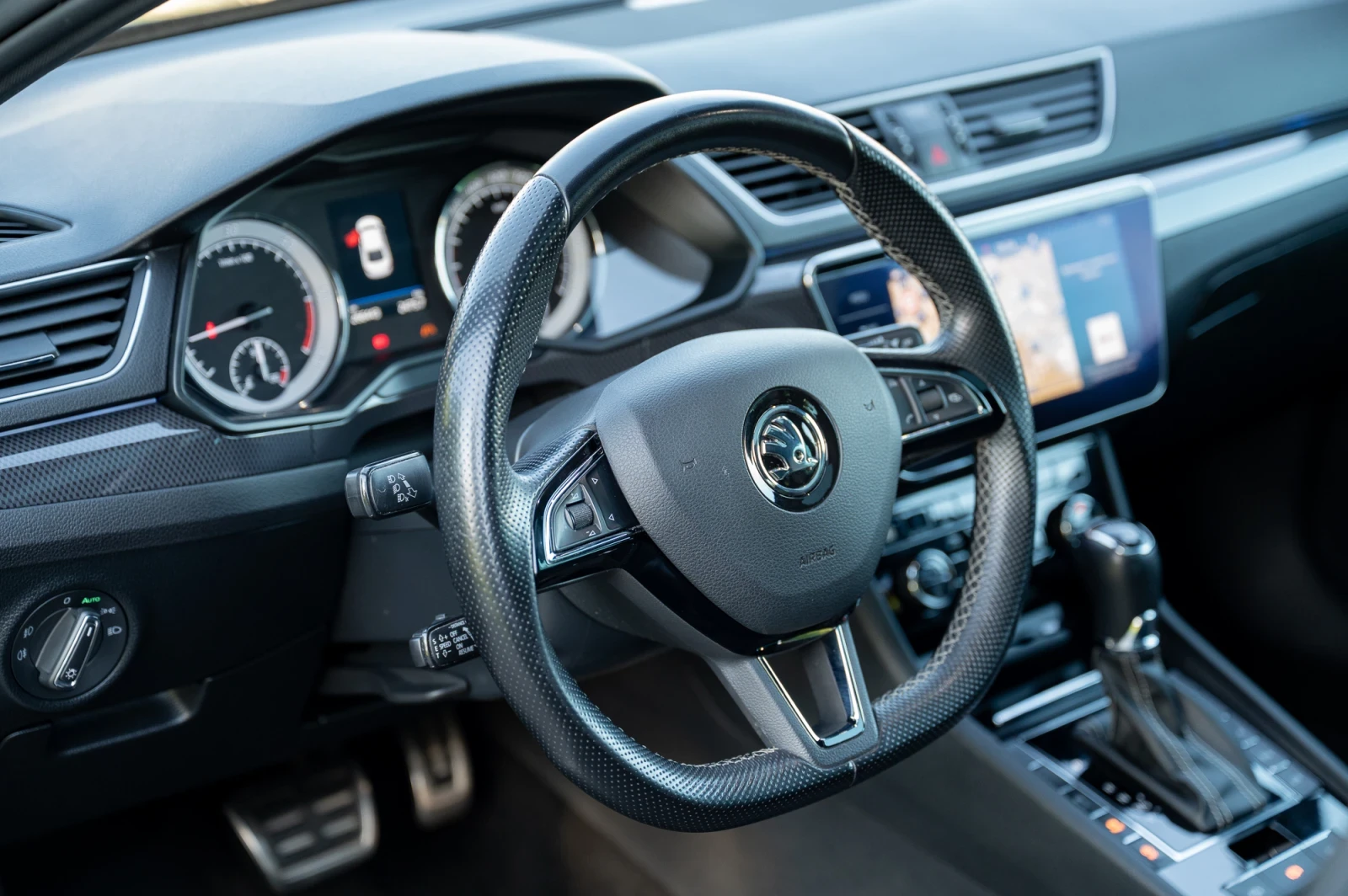 Skoda Superb Sportline 2.0 TDI 4x4 - изображение 6