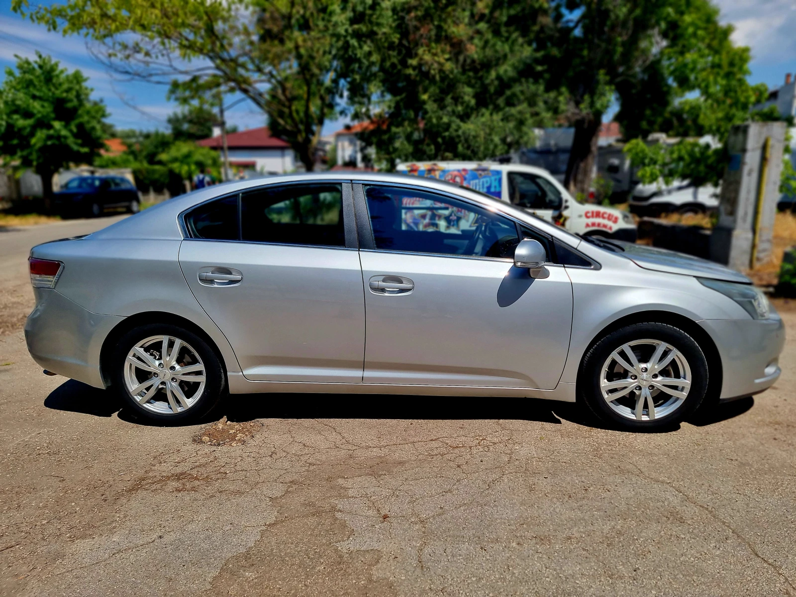 Toyota Avensis  - изображение 8