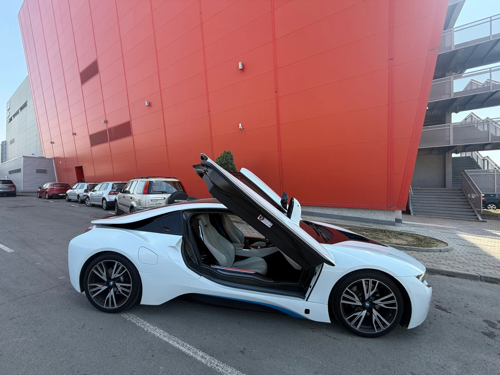BMW i8 БАРТЕР* НАЛИЧЕН*  - изображение 4
