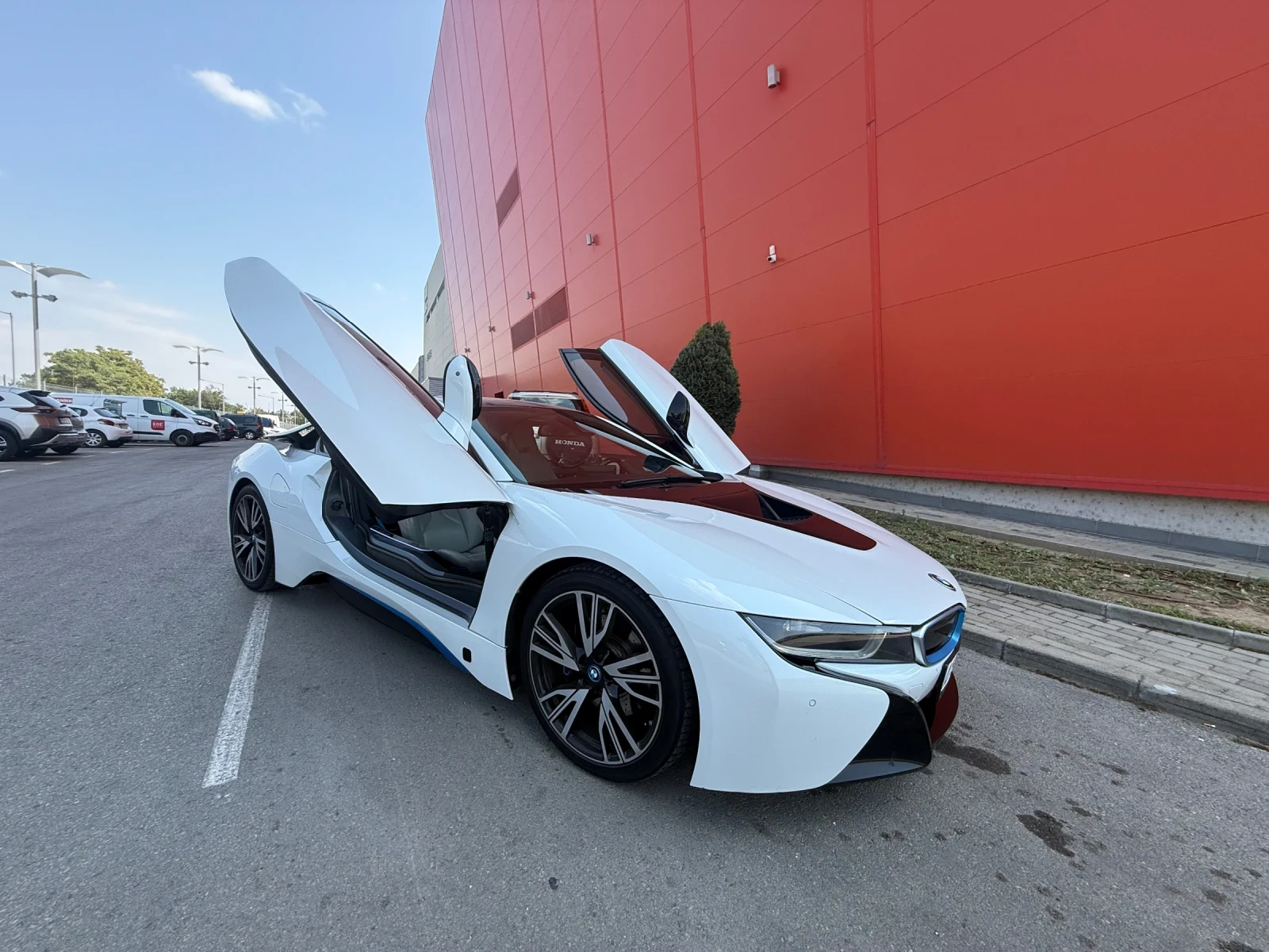 BMW i8 БАРТЕР* НАЛИЧЕН*  - изображение 2