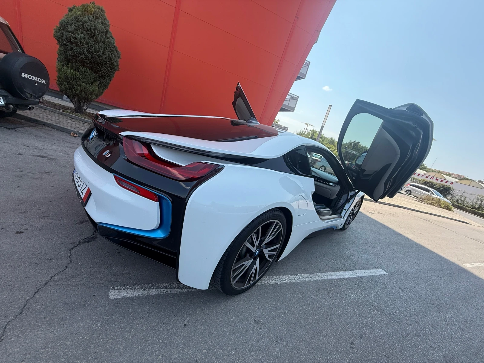 BMW i8 БАРТЕР* НАЛИЧЕН*  - изображение 5