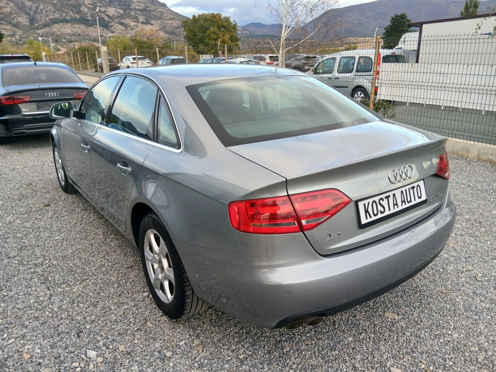 Audi A4 КАТО НОВ, снимка 6 - Автомобили и джипове - 52438660