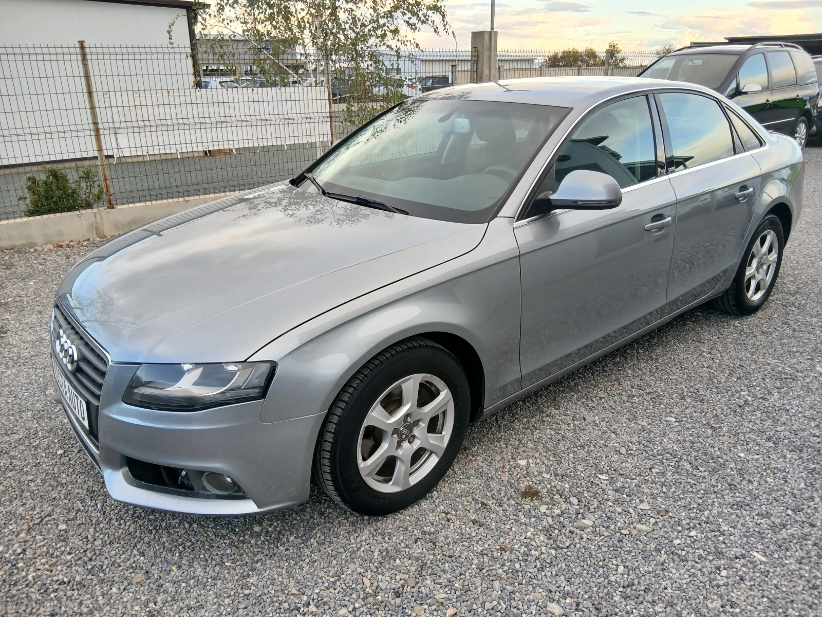 Audi A4 КАТО НОВ, снимка 8 - Автомобили и джипове - 52438660