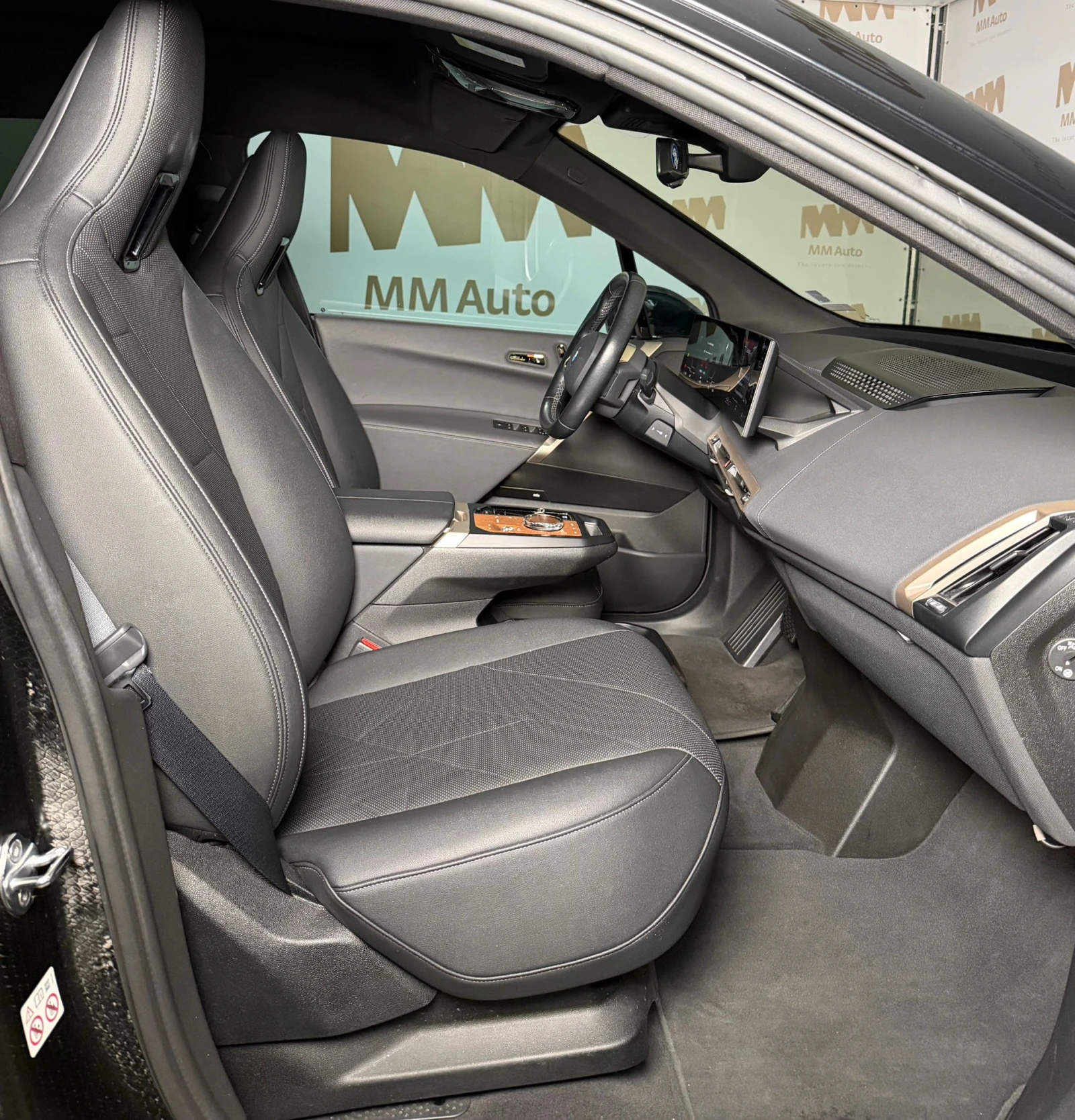 BMW iX 40 xDrive* SkyLounge* H/K* SoftClose - изображение 9