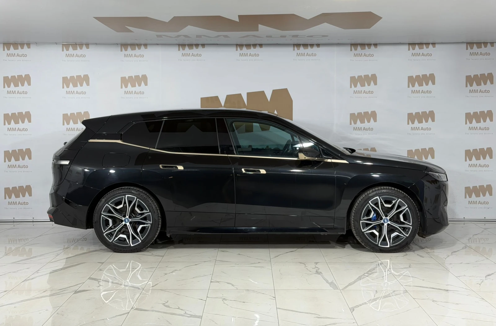 BMW iX 40 xDrive* SkyLounge* H/K* SoftClose - изображение 2