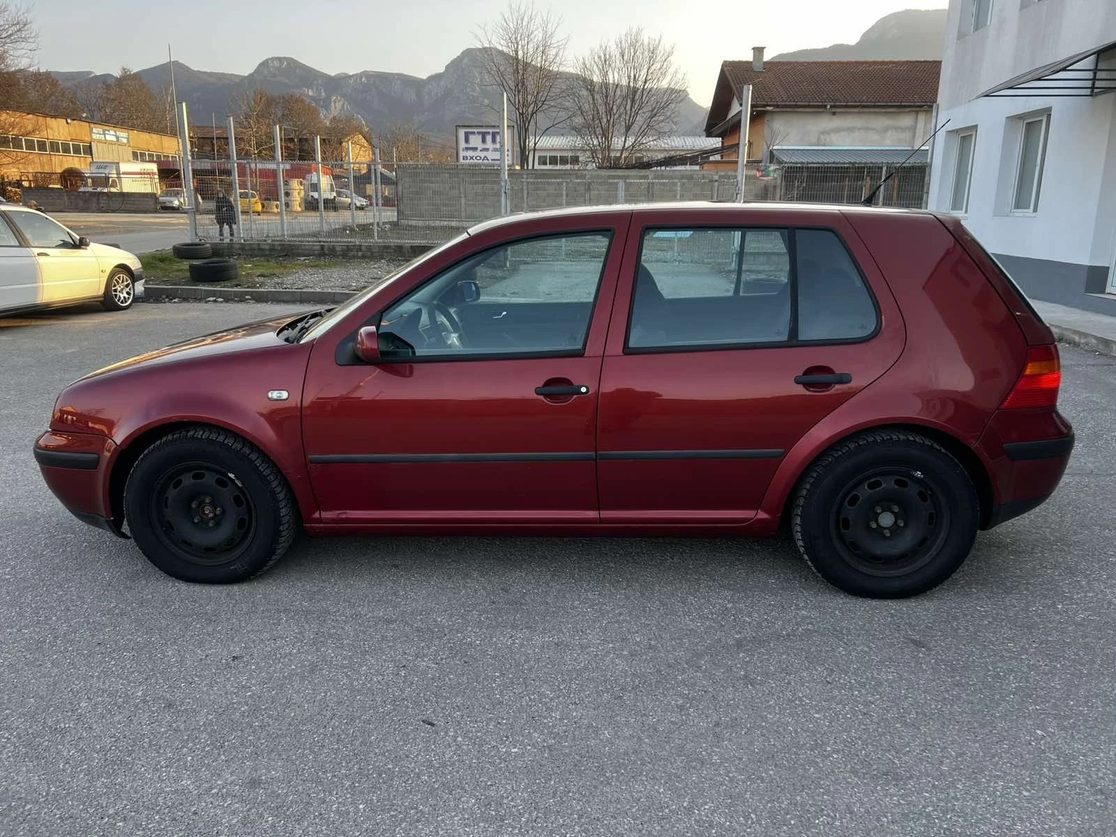 VW Golf, снимка 2 - Автомобили и джипове - 53921645