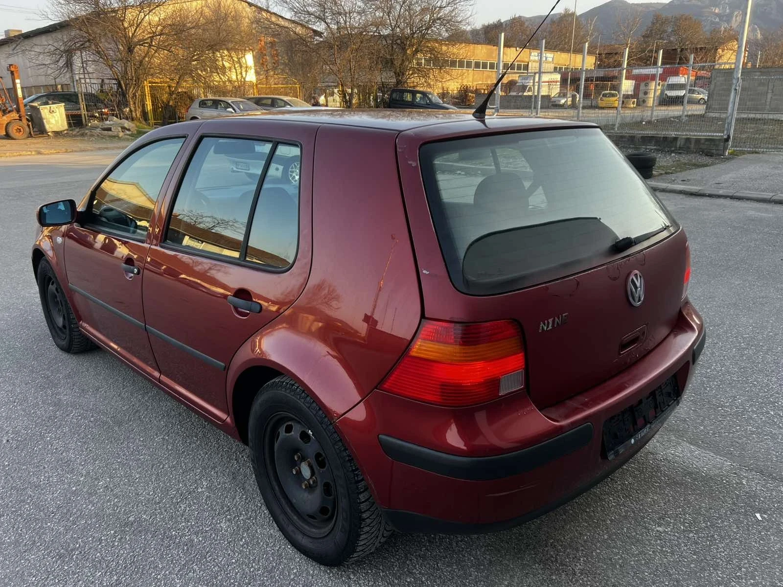 VW Golf, снимка 3 - Автомобили и джипове - 53921645