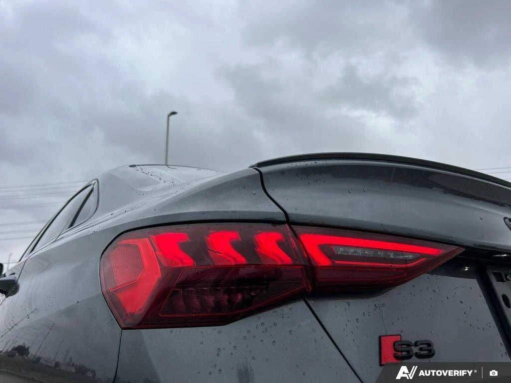 Audi S3 2.0T quattro Technik* АвтоКредит* (Цена до БГ) , снимка 9 - Автомобили и джипове - 54182443