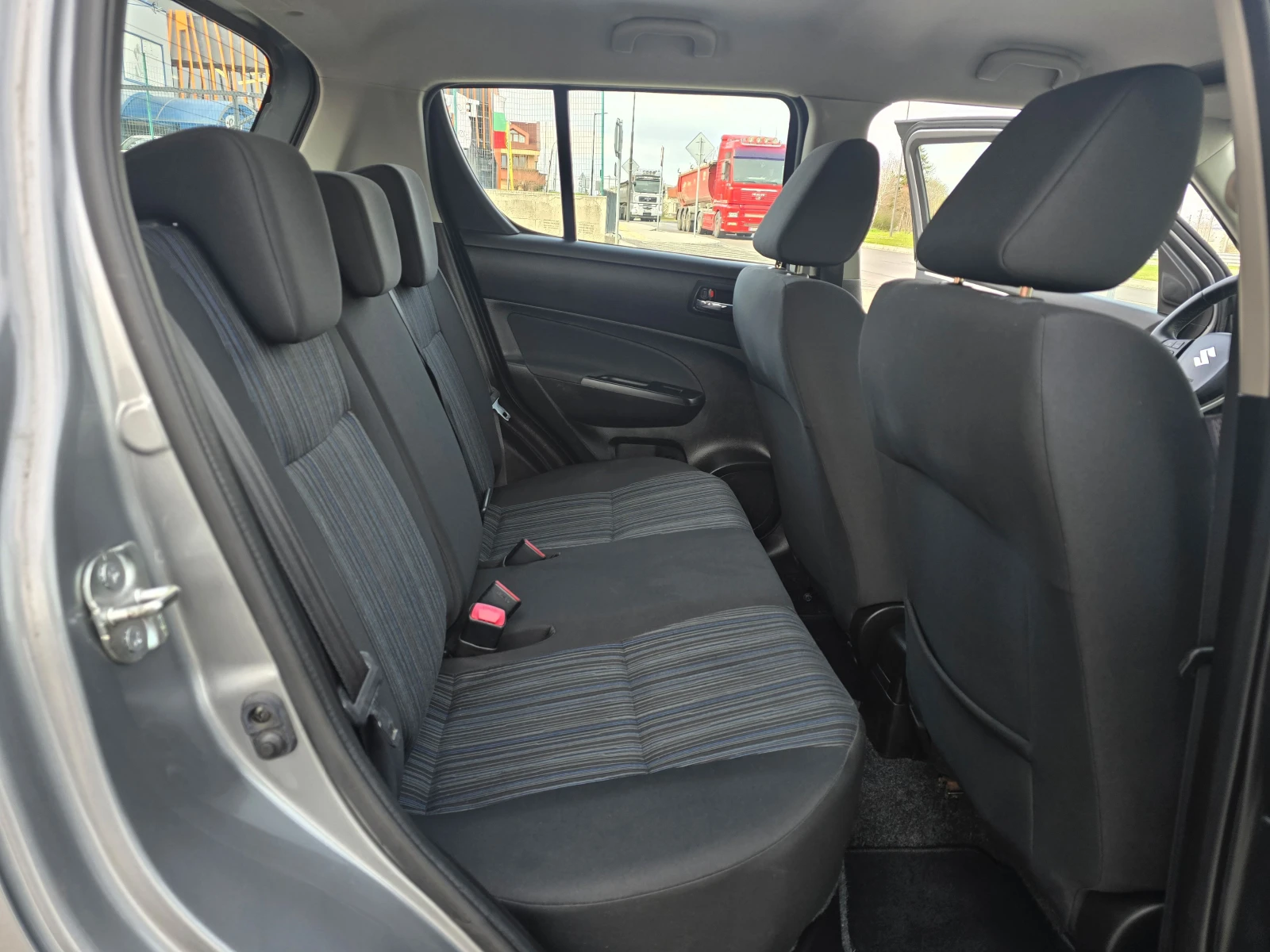 Suzuki Swift 1.2i / Euro 6, снимка 12 - Автомобили и джипове - 54239561