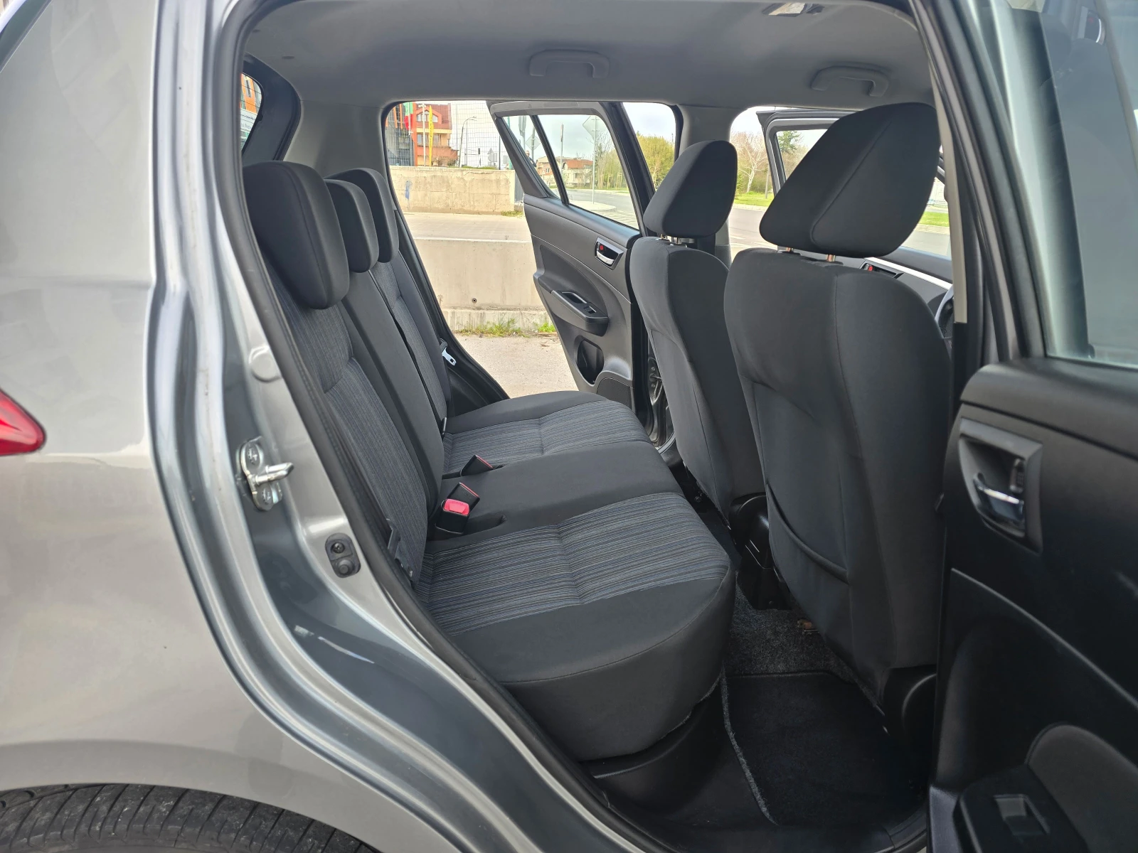 Suzuki Swift 1.2i / Euro 6, снимка 10 - Автомобили и джипове - 54239561