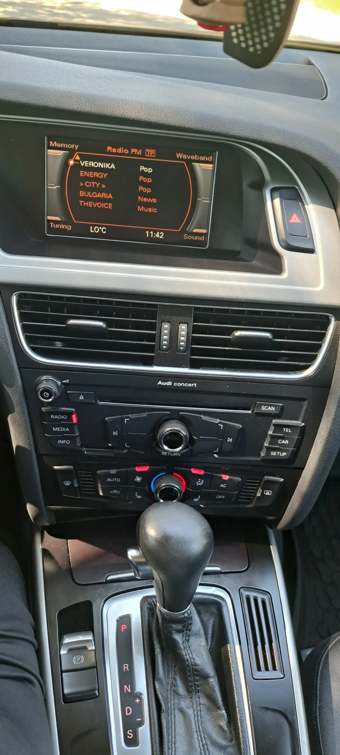 Audi A4 A4 1.8T, снимка 10 - Автомобили и джипове - 54300865