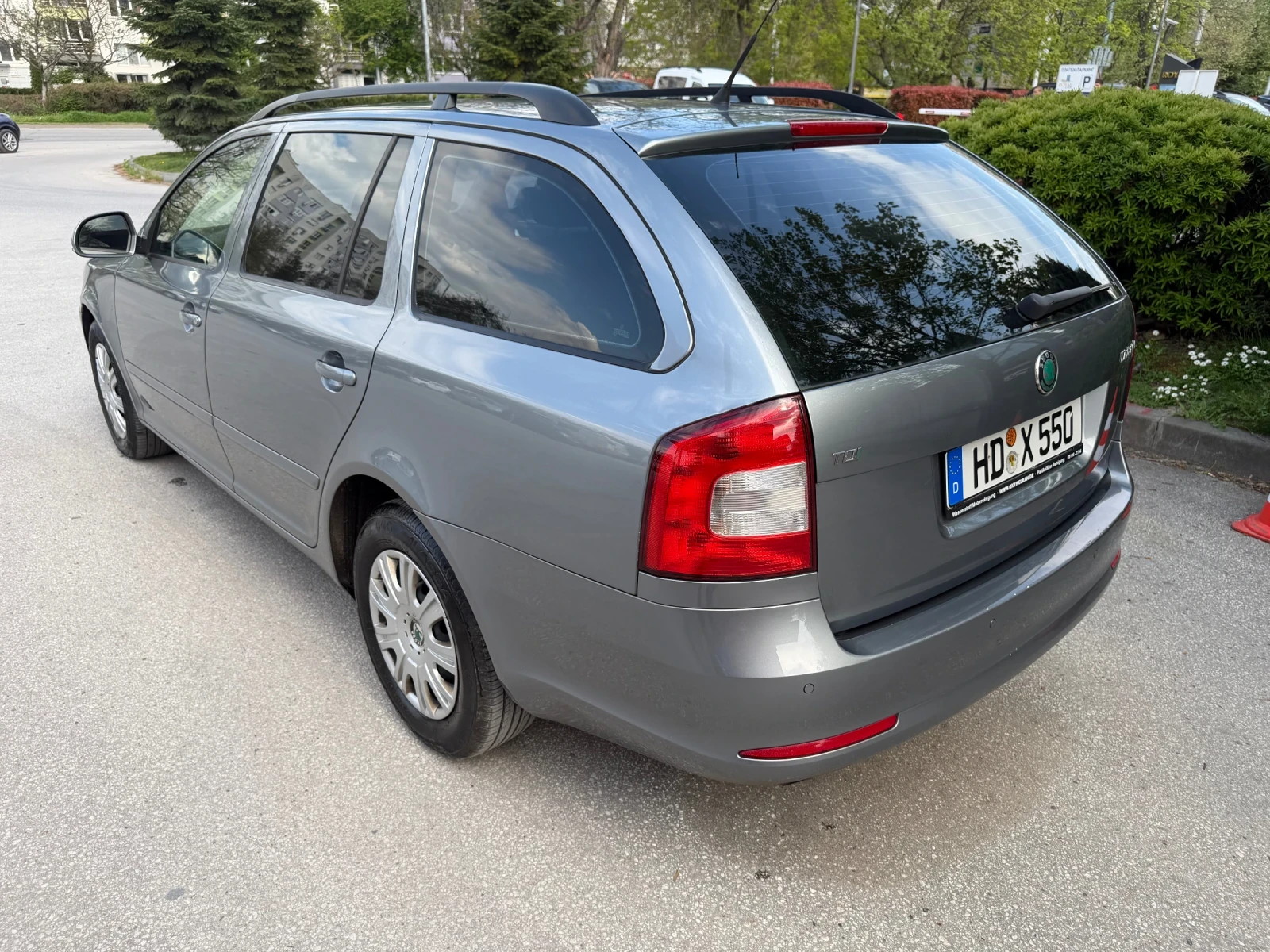 Skoda Octavia 1.6TDI, снимка 3 - Автомобили и джипове - 54436381