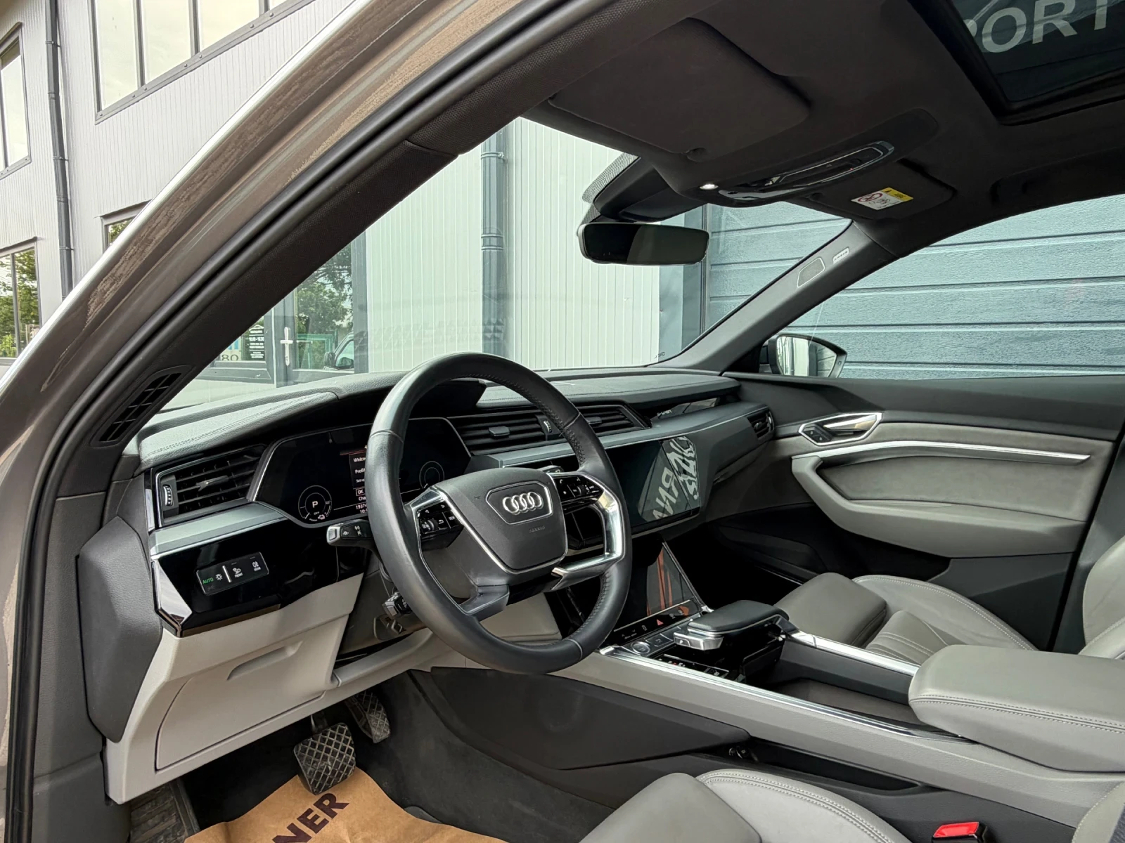 Audi E-Tron 55 Quattro 2019 Head up Panorama, снимка 12 - Автомобили и джипове - 54840186