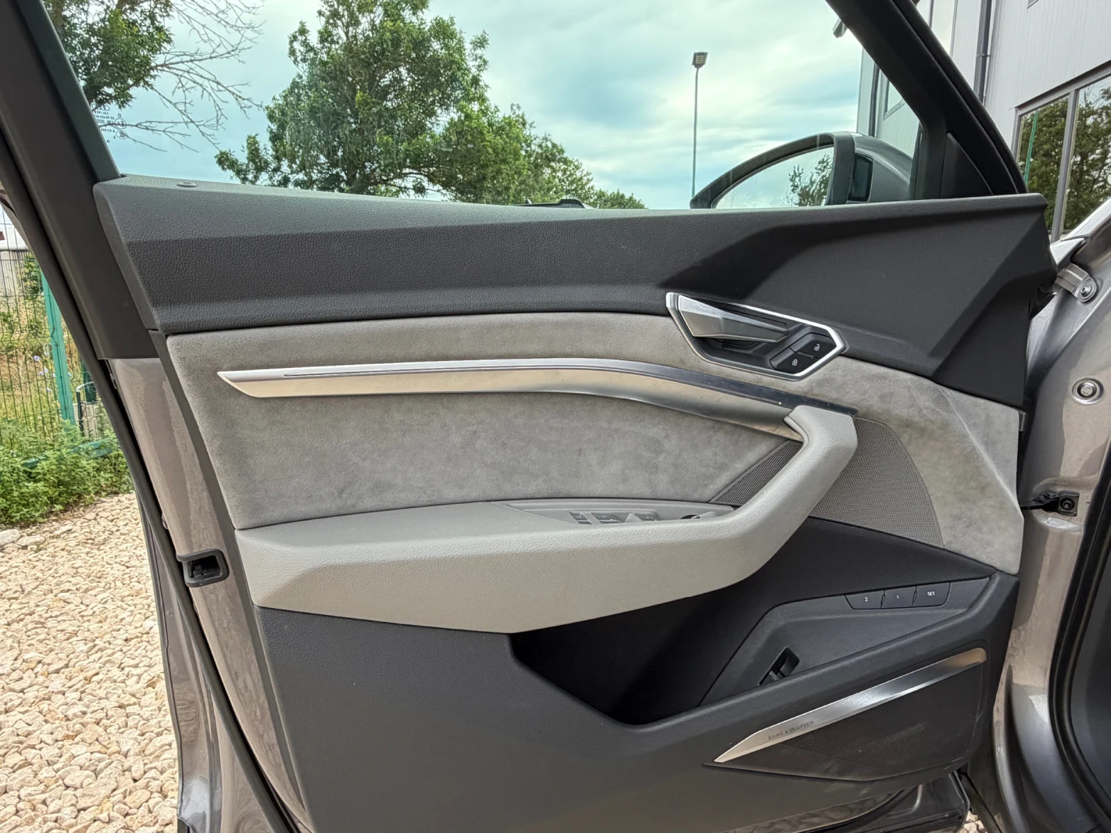 Audi E-Tron 55 Quattro 2019 Head up Panorama, снимка 13 - Автомобили и джипове - 54840186