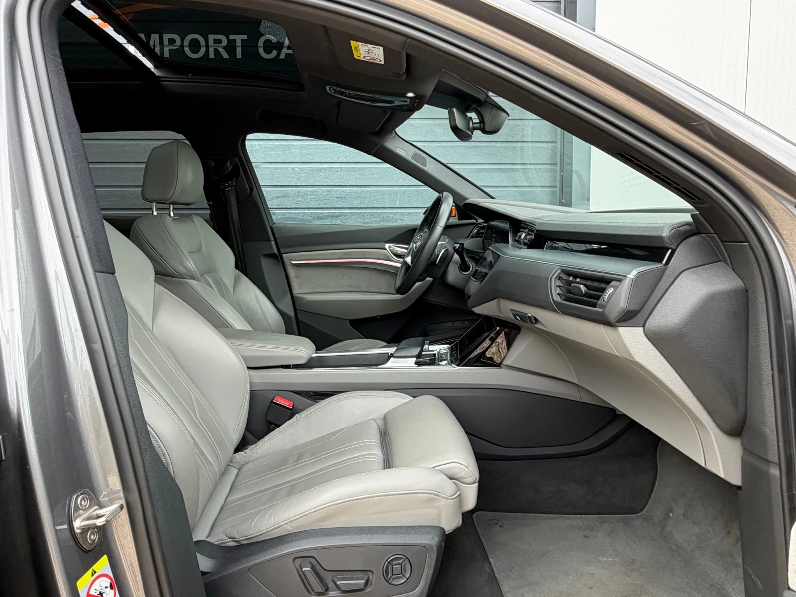 Audi E-Tron 55 Quattro 2019 Head up Panorama, снимка 9 - Автомобили и джипове - 54840186
