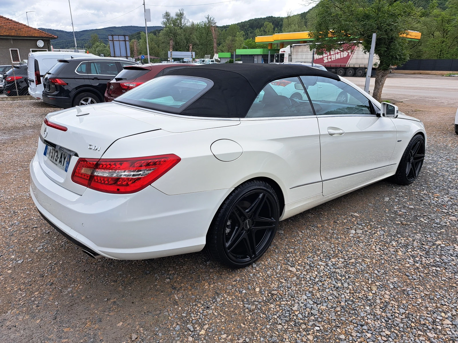 Mercedes-Benz E 350 CDI* КЛИМА* КОЖА* NAVI* КАМЕРА* ТЕМПОМАТ* ПАРКТР, снимка 2 - Автомобили и джипове - 54884656