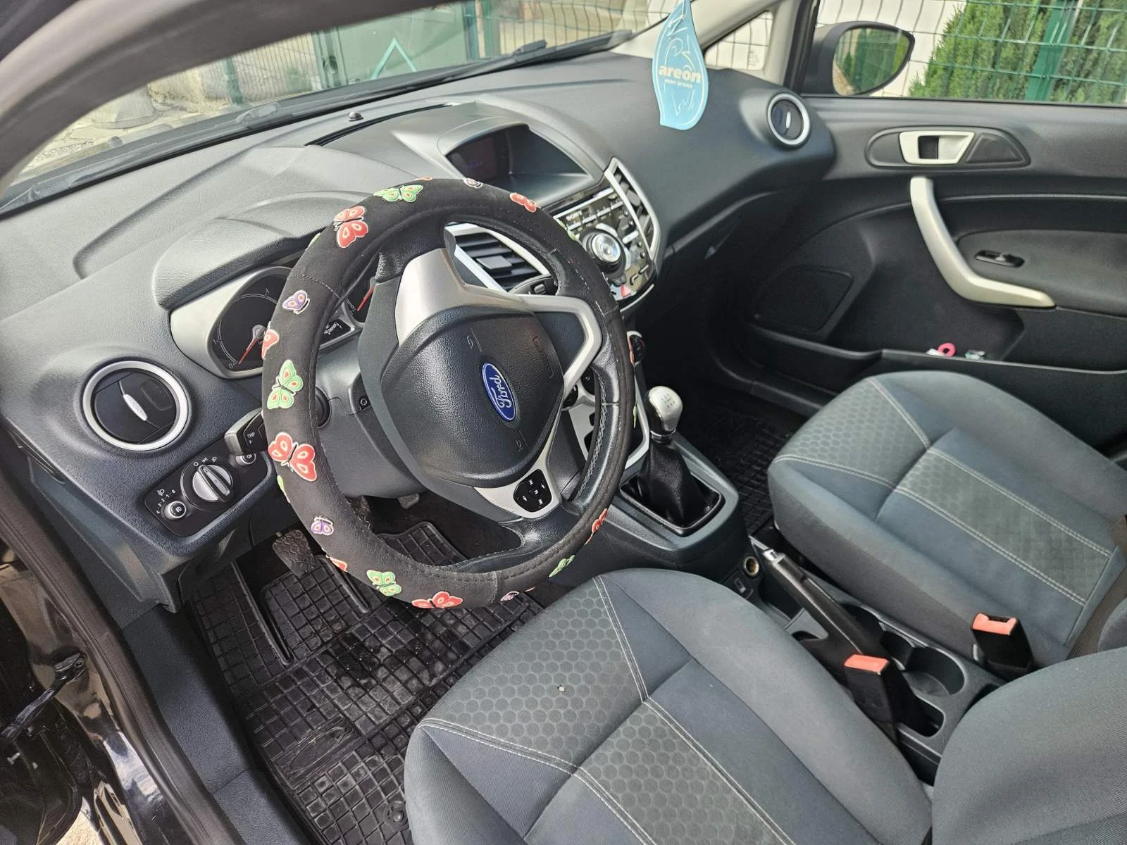 Ford Fiesta 1.6TDCI 95к.с Titanium пакет, снимка 6 - Автомобили и джипове - 54967635