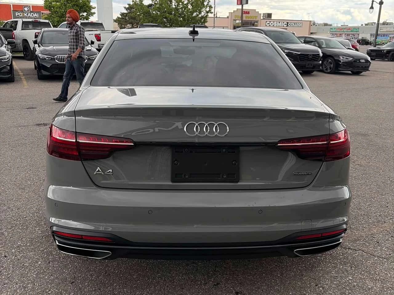 Audi A4 Progressiv  CARFAX, снимка 4 - Автомобили и джипове - 55002942