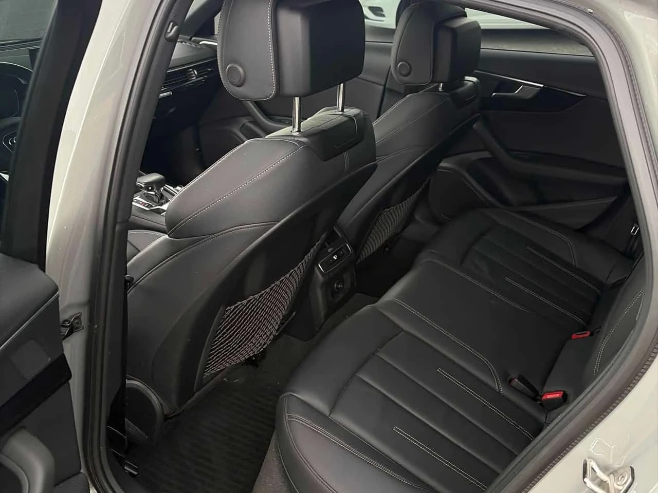 Audi A4 Progressiv  CARFAX, снимка 12 - Автомобили и джипове - 55002942