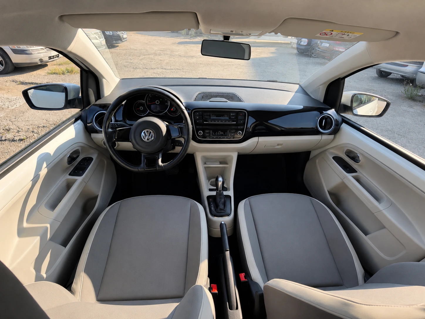 VW Up, снимка 9 - Автомобили и джипове - 55619279