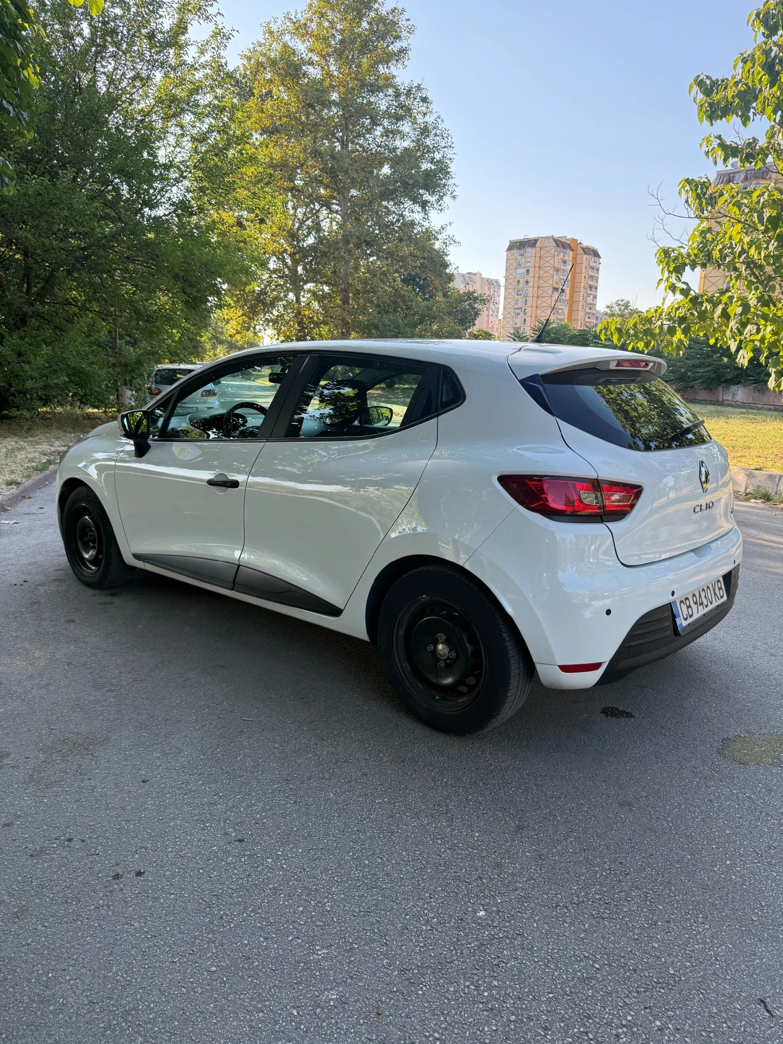Renault Clio, снимка 3 - Автомобили и джипове - 56012318