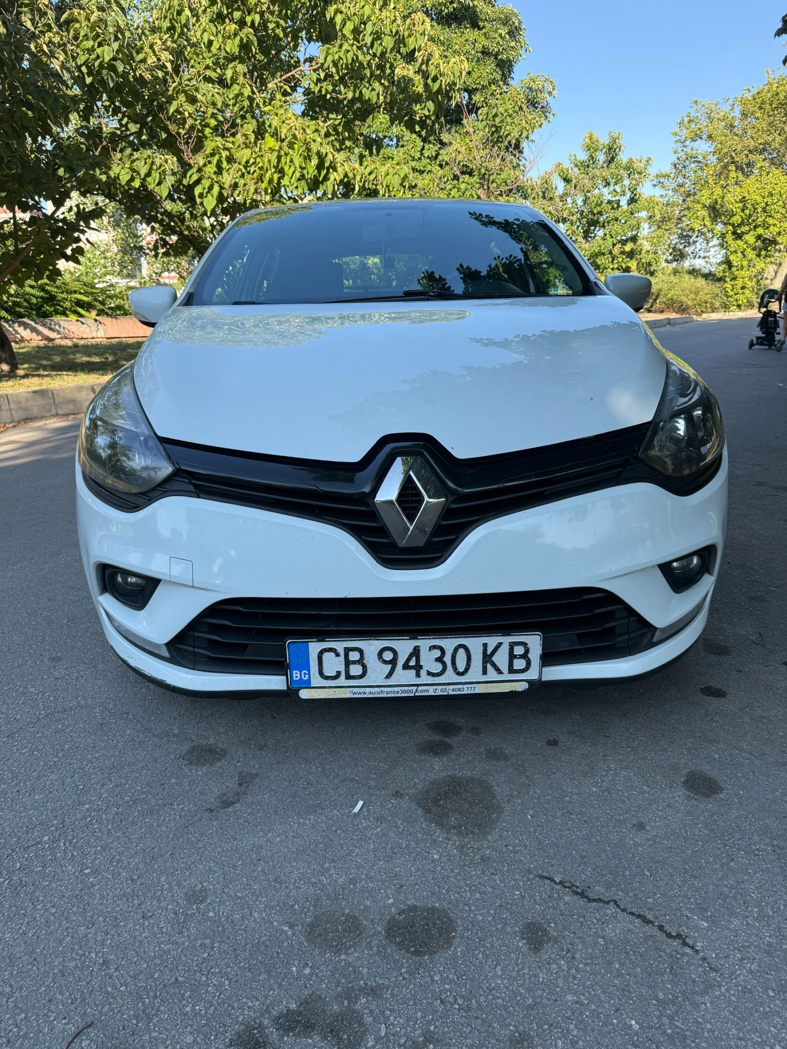 Renault Clio, снимка 2 - Автомобили и джипове - 56012318