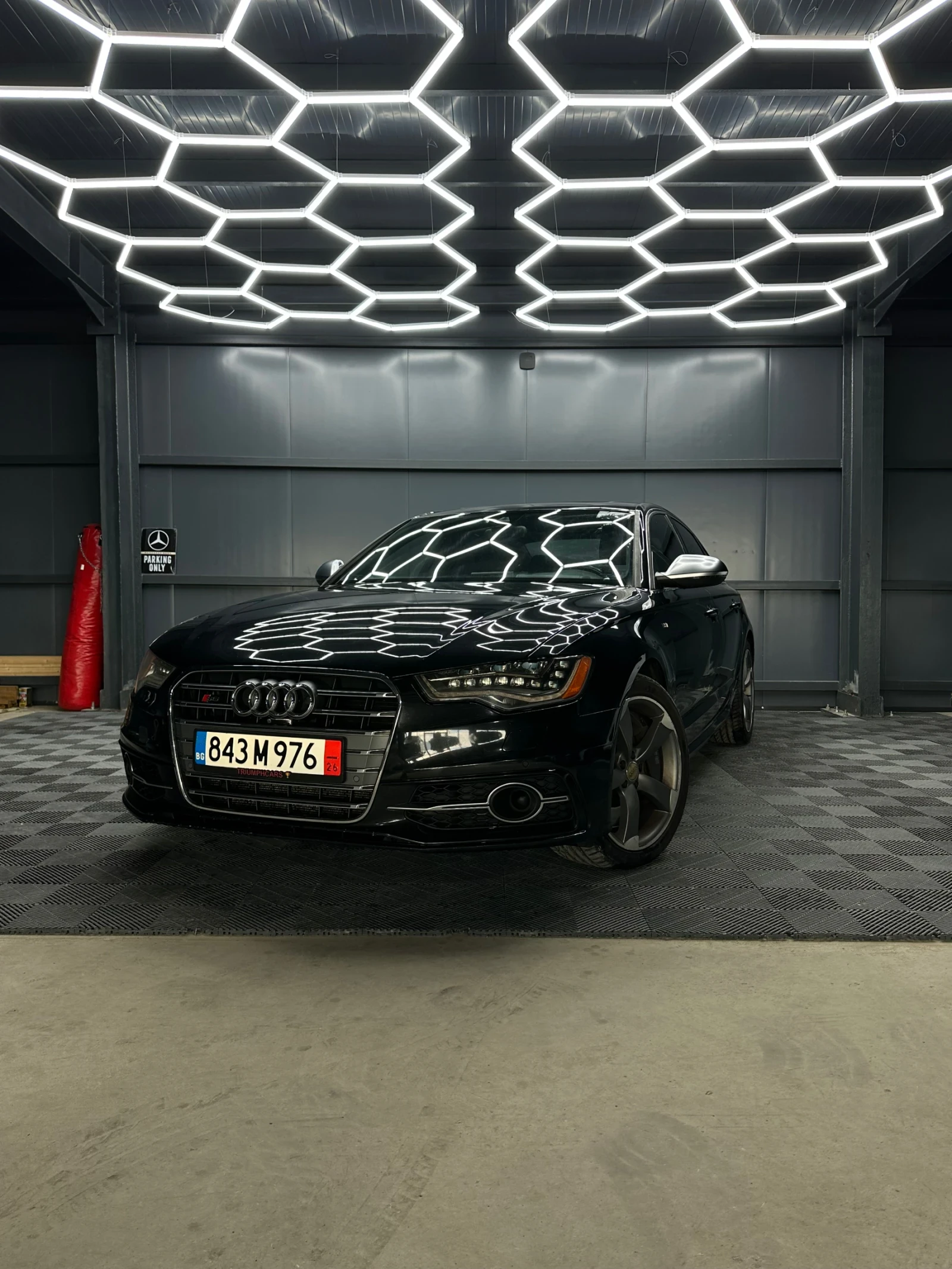 Audi S6 * ДИСТРОНИК * ОБДУХВАНЕ * МАСАЖИ * B&O * , снимка 3 - Автомобили и джипове - 56085706