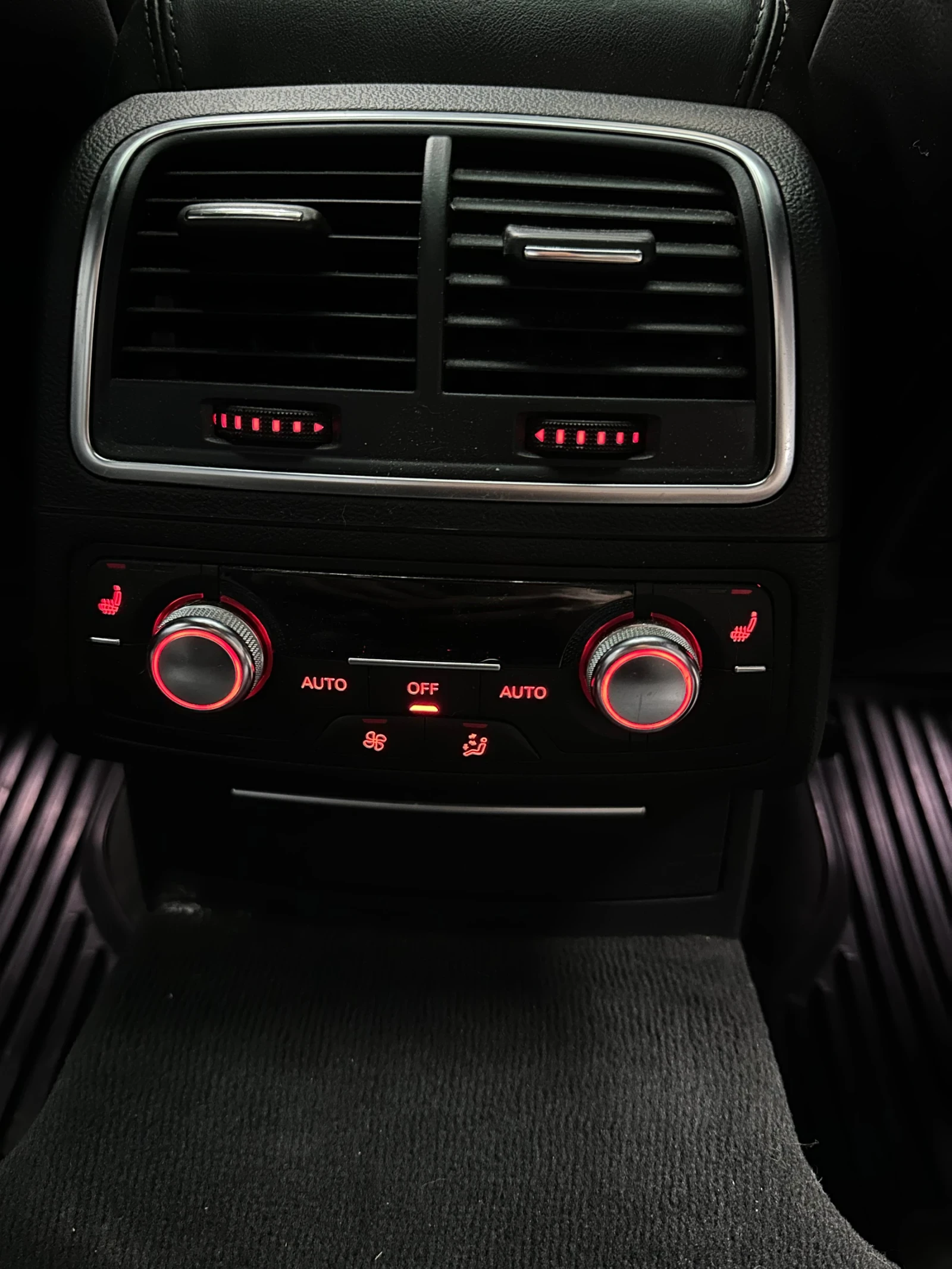 Audi S6 * ДИСТРОНИК * ОБДУХВАНЕ * МАСАЖИ * B&O * , снимка 13 - Автомобили и джипове - 56085706