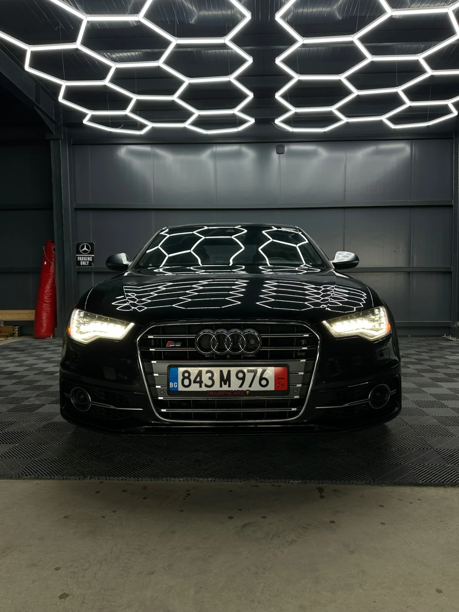 Audi S6 * ДИСТРОНИК * ОБДУХВАНЕ * МАСАЖИ * B&O * , снимка 2 - Автомобили и джипове - 56085706