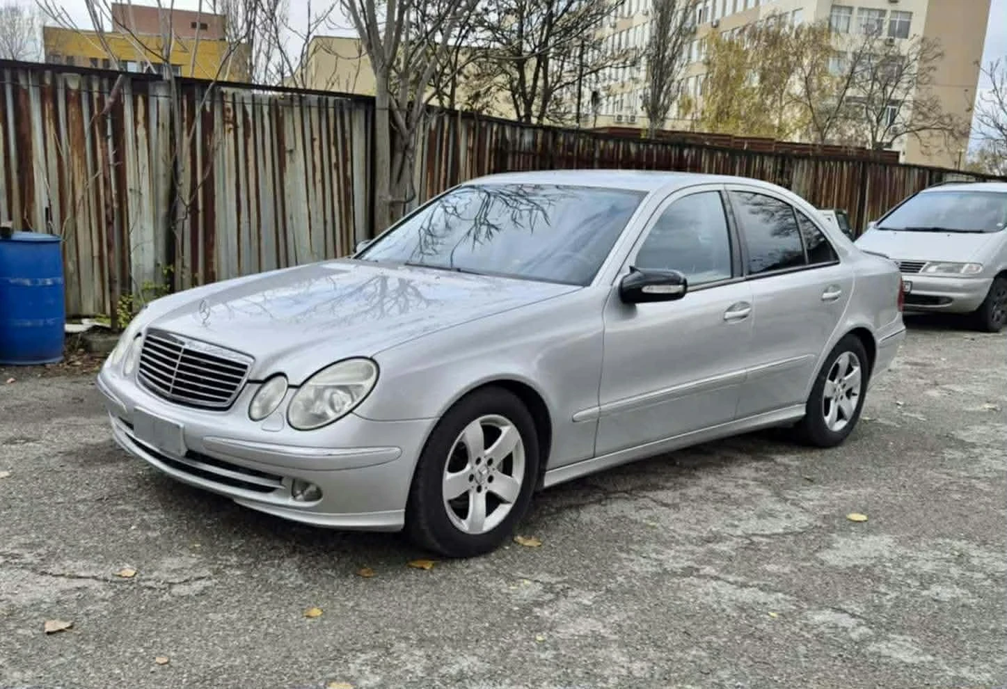 Mercedes-Benz E 270, снимка 8 - Автомобили и джипове - 56303792