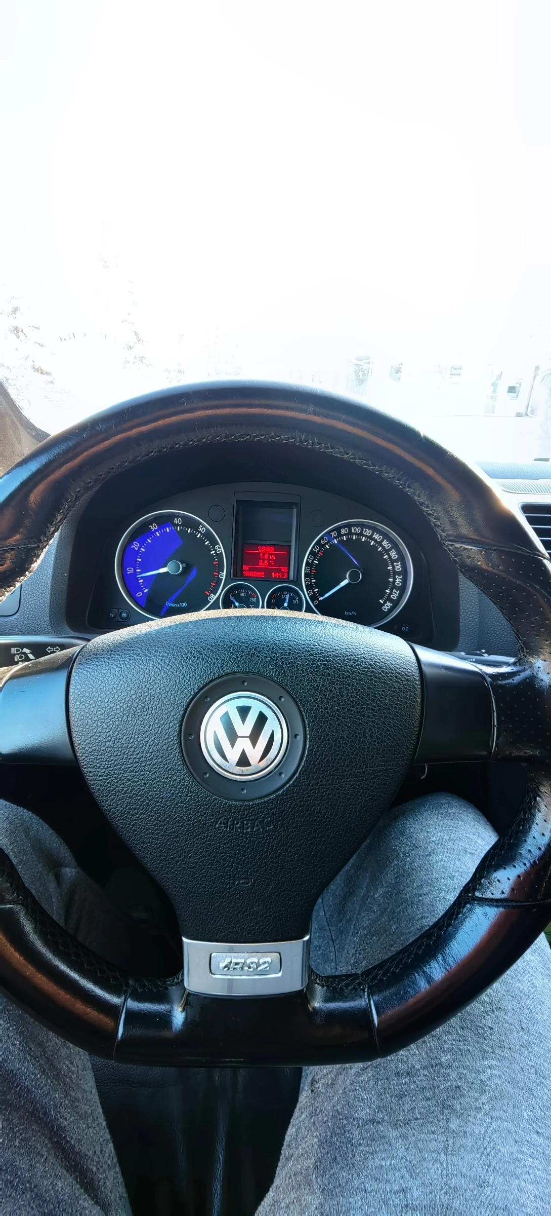 VW Golf R32, снимка 2 - Автомобили и джипове - 56633503