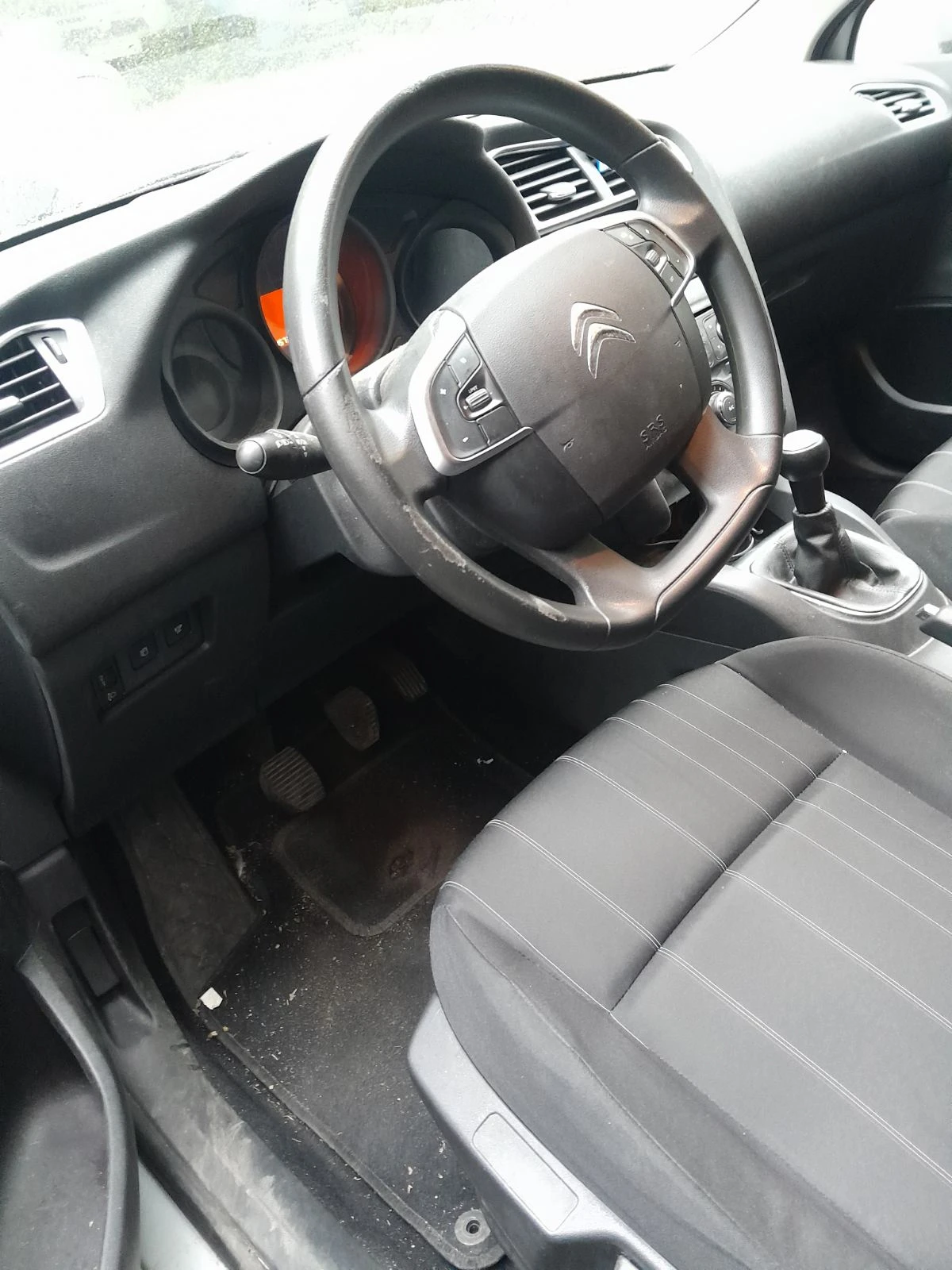 Citroen C4 1.4 90Кс, снимка 13 - Автомобили и джипове - 56748842