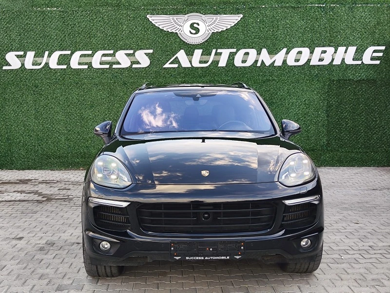 Porsche Cayenne 4.2* CHRONO* PANORAMA* PODGREV* CAMERA* LEDD* LIZI, снимка 2 - Автомобили и джипове - 44405280