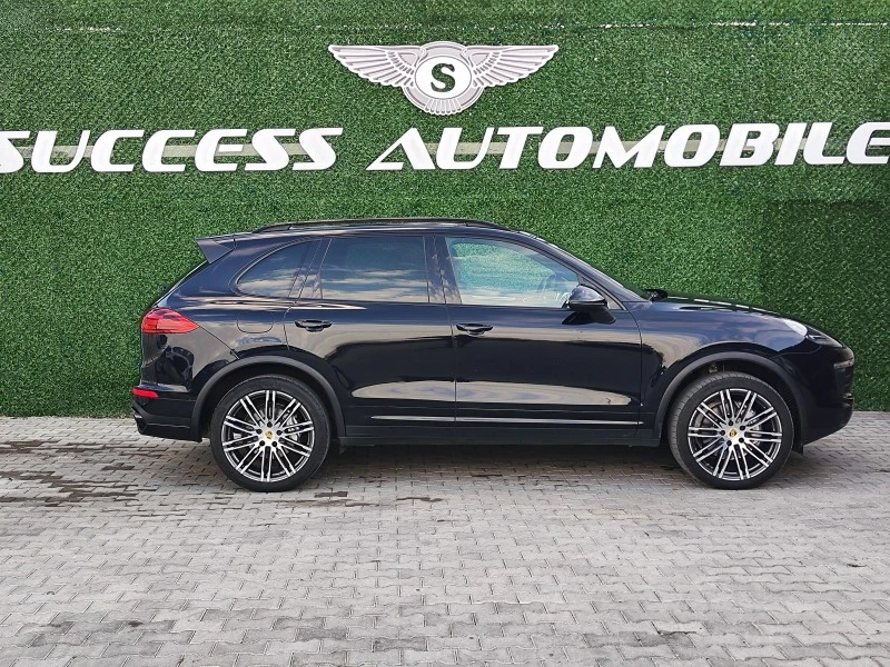 Porsche Cayenne 4.2* CHRONO* PANORAMA* PODGREV* CAMERA* LEDD* LIZI, снимка 3 - Автомобили и джипове - 44405280