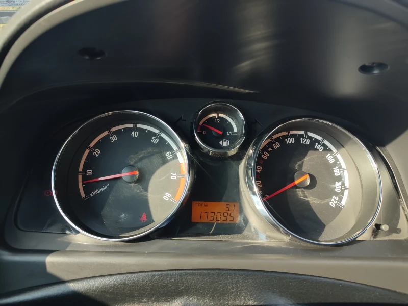 Opel Antara 2.4LPG, снимка 16 - Автомобили и джипове - 52299975