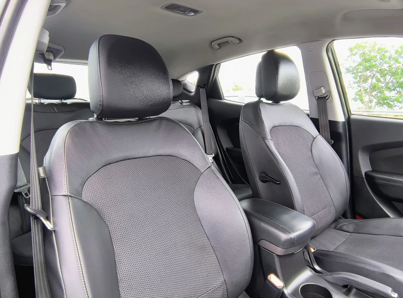 Hyundai IX35 1.7- Facelift, снимка 14 - Автомобили и джипове - 50435167