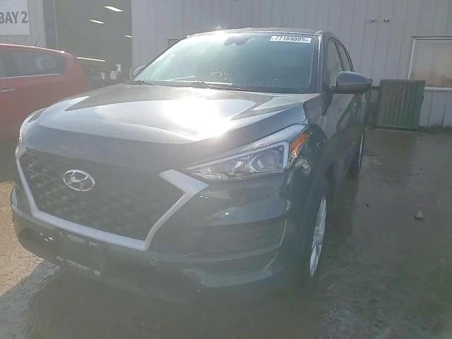 Hyundai Tucson 2.0l Se, снимка 13 - Автомобили и джипове - 55905898